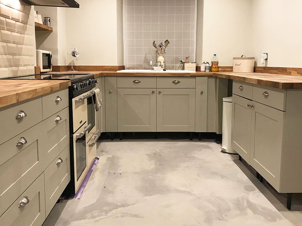 Jane, Kitchen