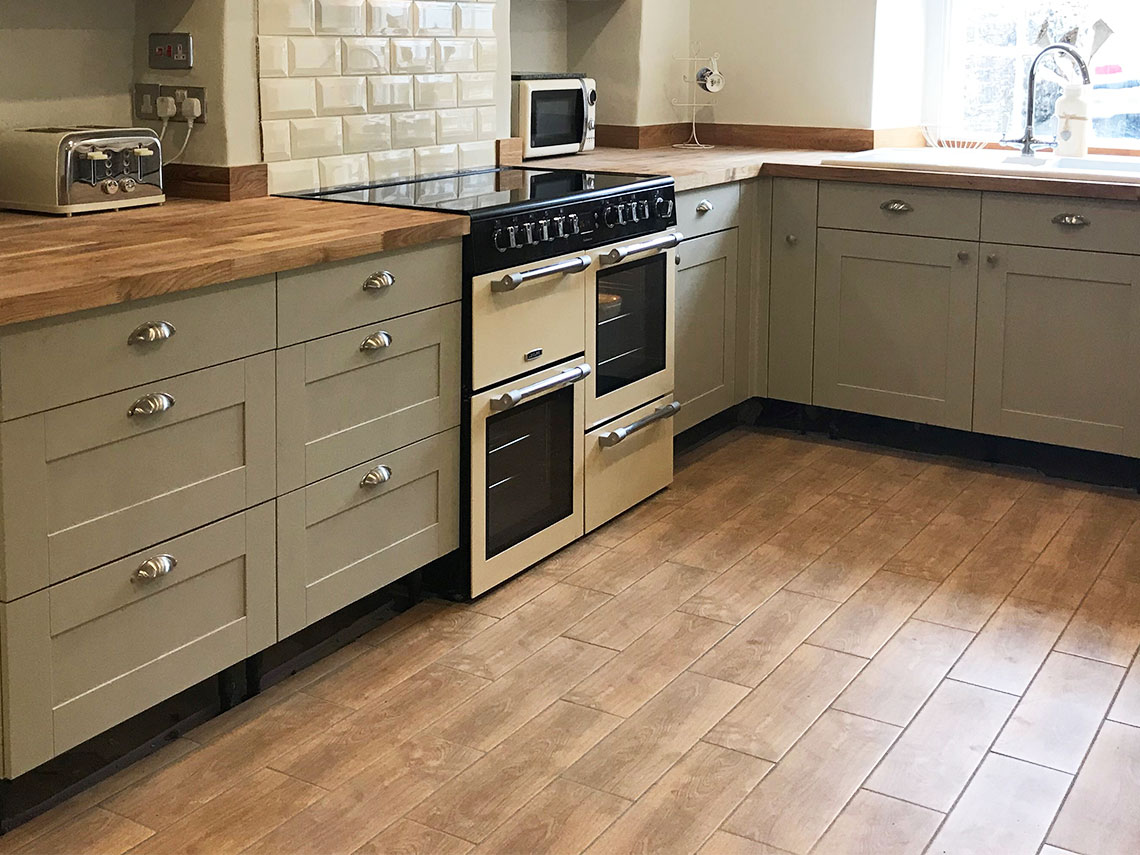 Jane, Kitchen